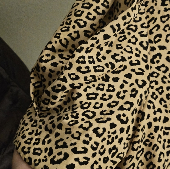 3 for 25$ Jodifil Leopard blouse with cuffed sleeves - Picture 4 of 7